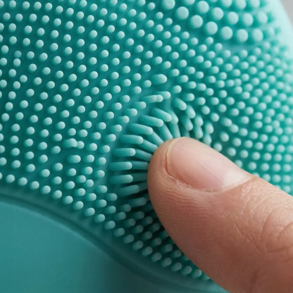 Close-up of Genova Personal Silicone Facial Cleanser ultra-soft silicone bristles, hygienic non-porous surface for gentle deep pore cleansing suitable for sensitive and mature skin
